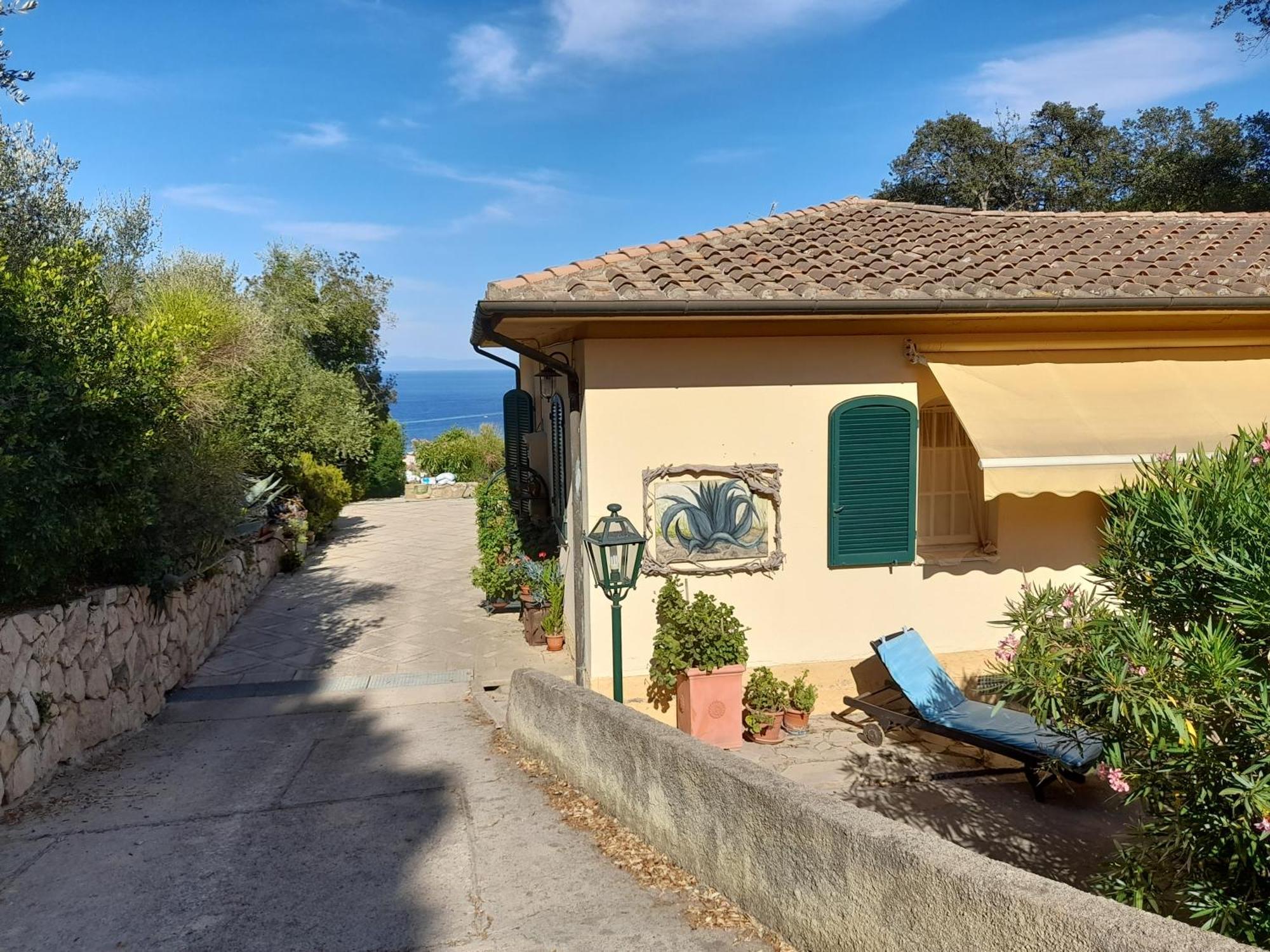 Villa Gualdo Piscina Vista Mare Capoliveri  Exterior photo
